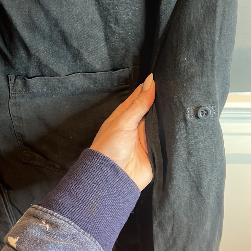 cloth & stone back split  button up top - Picture 4 of 5